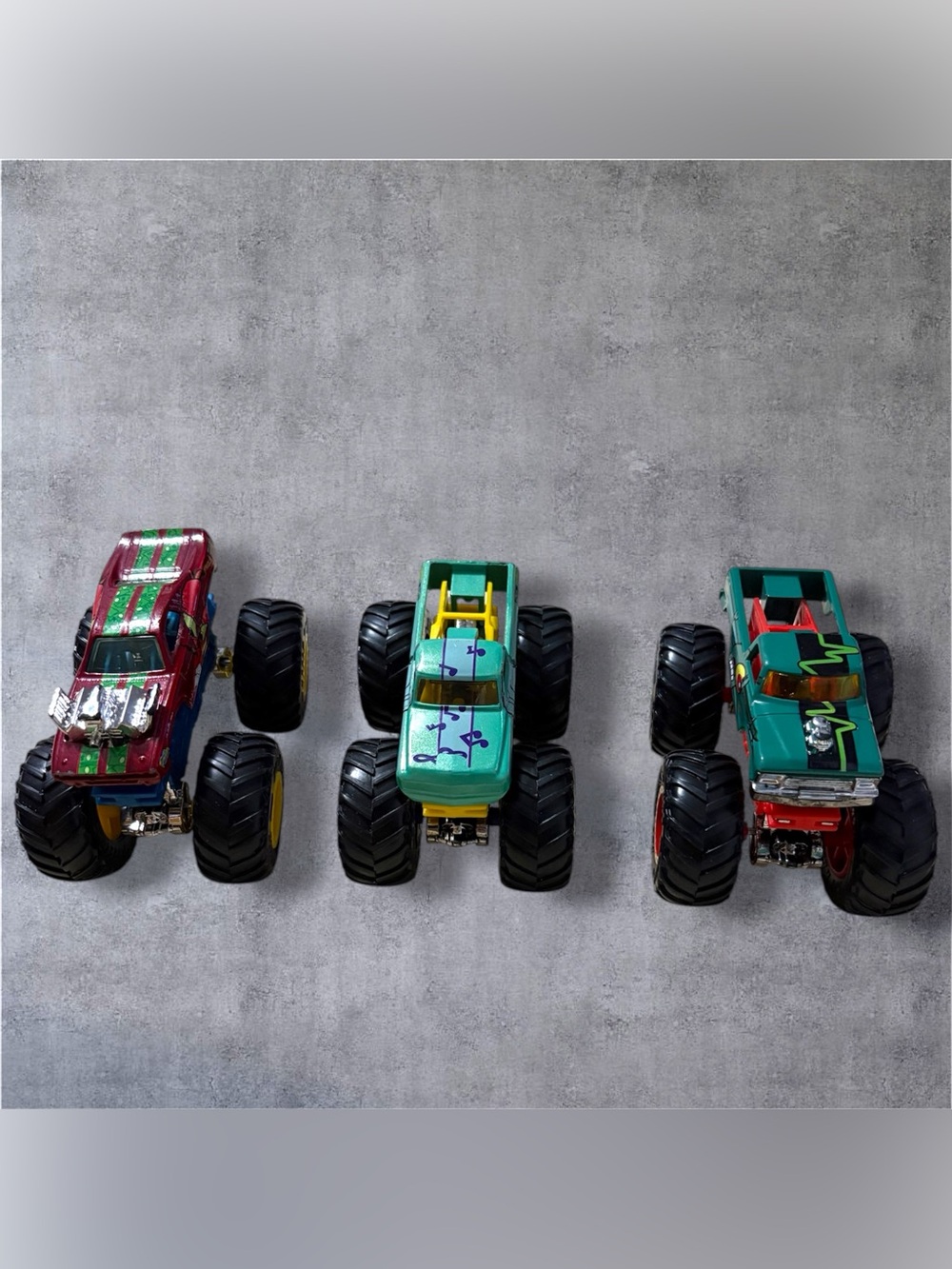 Monster Trucks SpongeBob Bundle - Mr. Krabs, Squidward, Plankton 1:64
Lot
